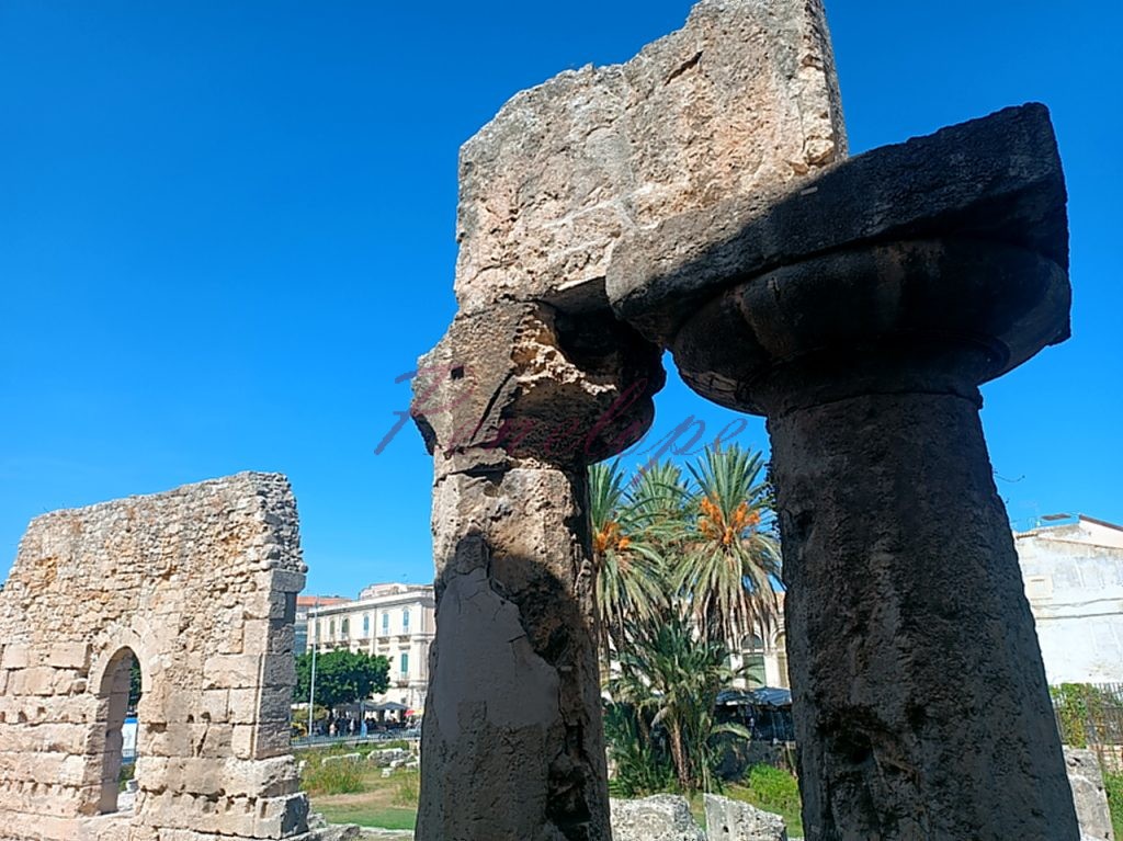 κολώνες