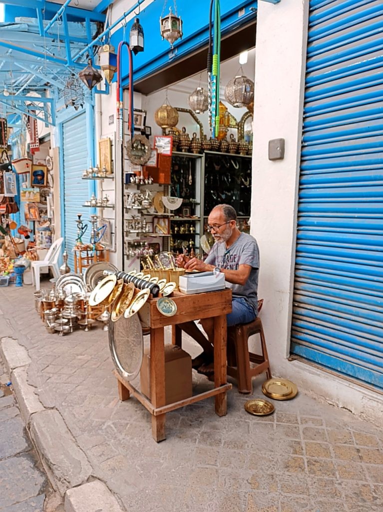 πωλητής μεντινα
