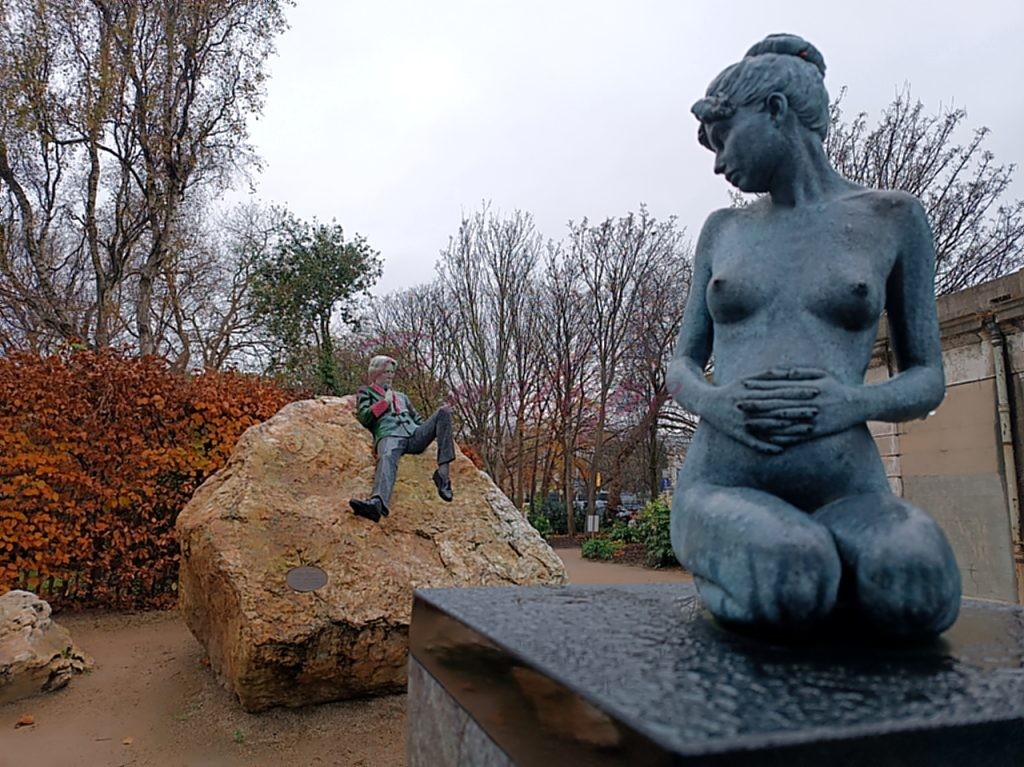 άγαλμα εγκύου